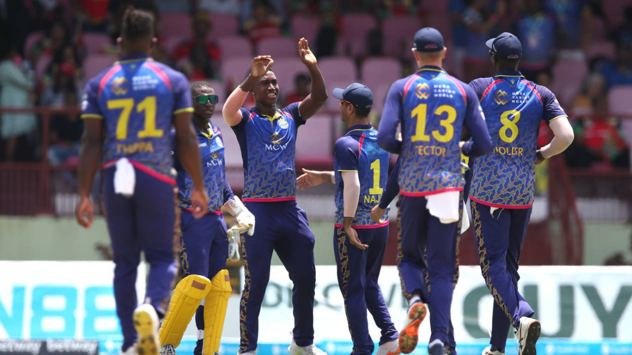 Ramon Simmonds picked up 3 for 17, Barbados Royals vs Guyana Amazon Warriors, Qualifier 1, Providence, September 27, 2022
