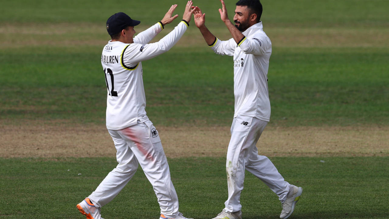 Zafar Gohar gets a pair of high fives, Gloucestershire vs Warwickshire, County Championship, Division Two, Edgbaston, September 20, 2022