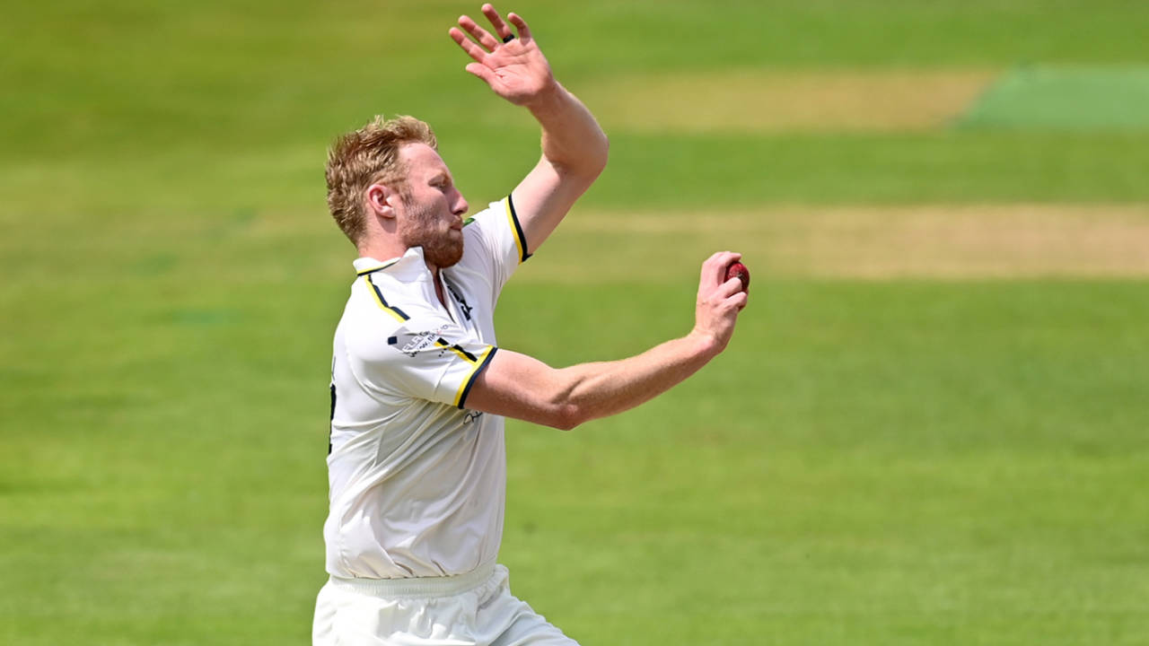 Liam Norwell almost single-handedly bowled Warwickshire to victory&nbsp;&nbsp;&bull;&nbsp;&nbsp;Getty Images