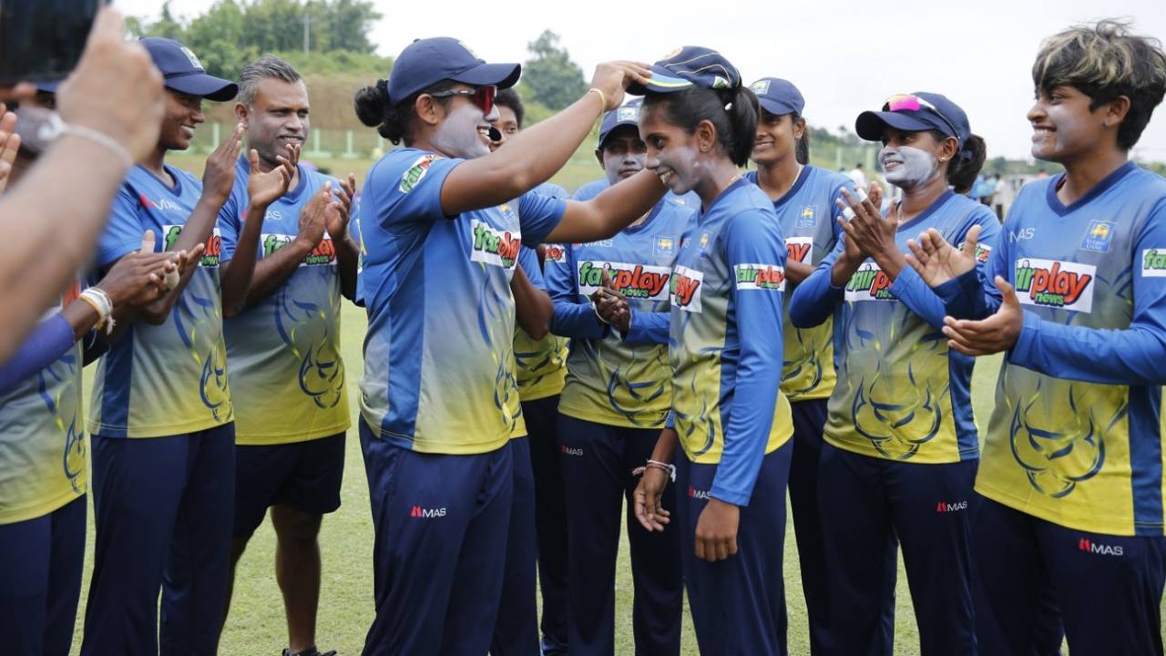 Kaushani Nuthyangana receives her T20I cap from Chamari Athapaththu, Sri Lanka vs United Arab Emirates, Women's T20 Asia Cup, Sylhet, October 2, 2022