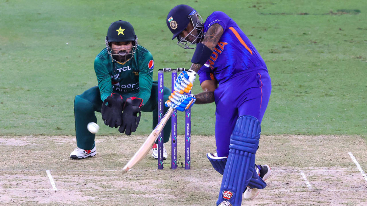 Suryakumar Yadav lifts one, India vs Pakistan, Asia Cup, Dubai, September 4, 2022