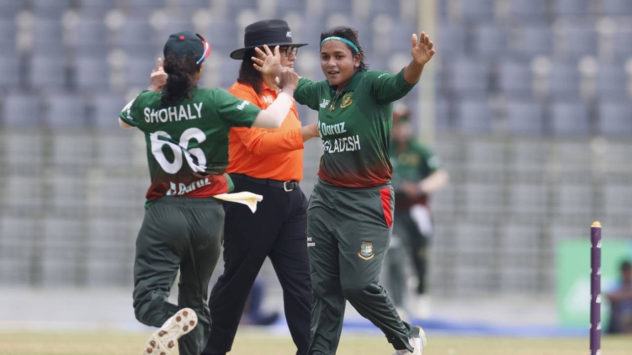 Sanjita Akter Meghla celebrates after dismissing Harshitha Samarawickrama, Sri Lanka vs Bangladesh, Women's T20 Asia Cup, Sylhet, October 10, 2022