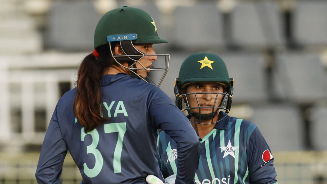 Aliya Riaz and Nida Dar added 45 for the fifth wicket, Pakistan vs Sri Lanka, Women's Asia Cup, Sylhet, October 11, 2022