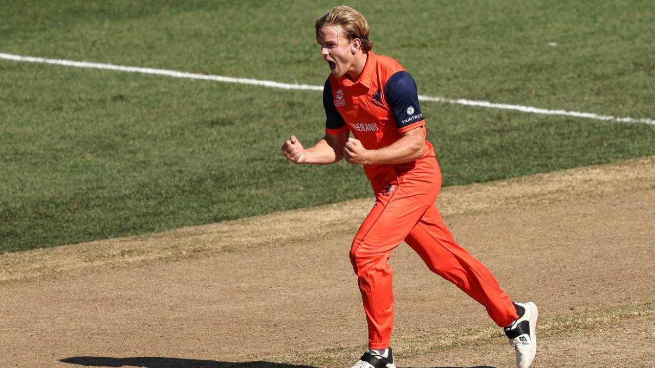 Bas de Leede made a strong impression during the 2022 T20 World Cup in Australia&nbsp;&nbsp;&bull;&nbsp;&nbsp;AFP/Getty Images