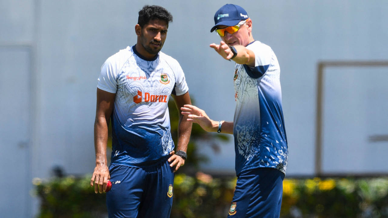 Khaled Ahmed has a chat with Allan Donald at training, St Lucia, June 23, 2022