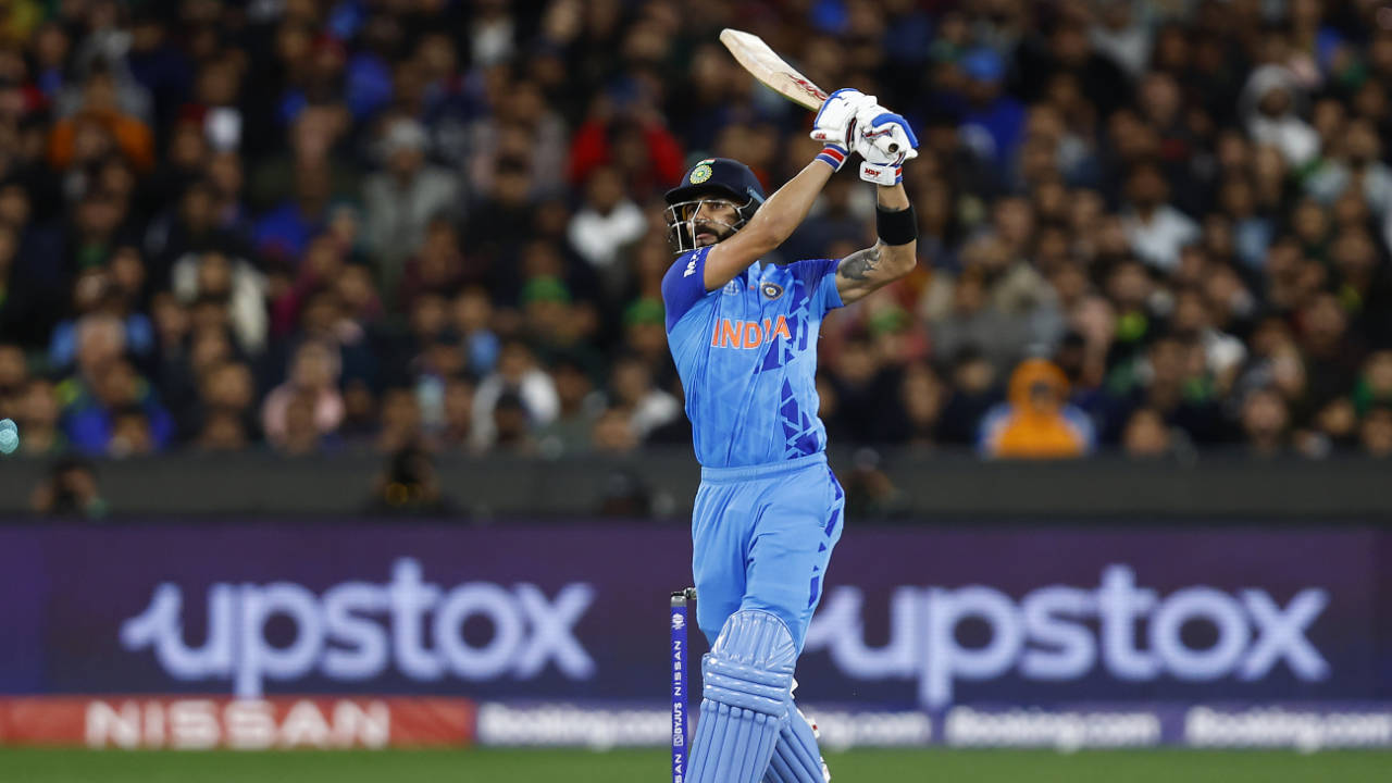 Virat Kohli holds his pose, India vs Pakistan, 2022 Men's T20 World Cup, Super 12s, MCG