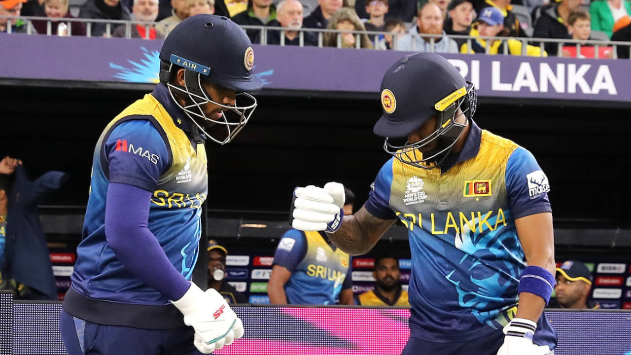 Pathum Nissanka and Kusal Mendis walk out to bat, Australia vs Sri Lanka, T20 World Cup, Perth, October 25, 2022