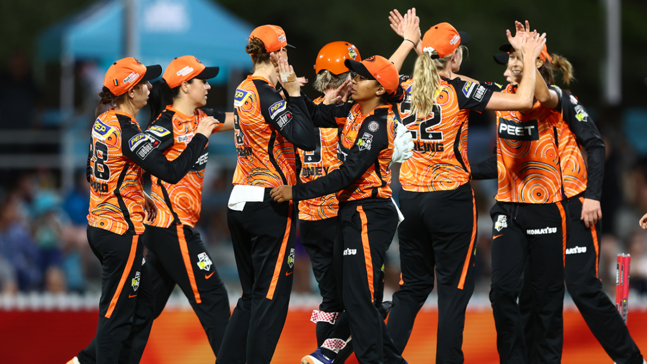 Perth Scorchers held their nerve in the final over&nbsp;&nbsp;&bull;&nbsp;&nbsp;Getty Images