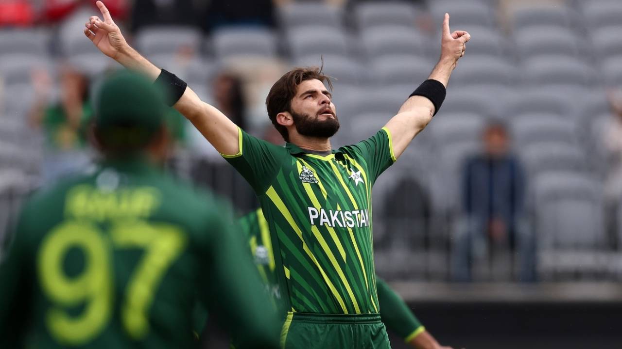 The trademark Shaheen Shah Afridi celebration, Netherlands vs Pakistan, Men's T20 World Cup 2022, Perth, October 30, 2022
