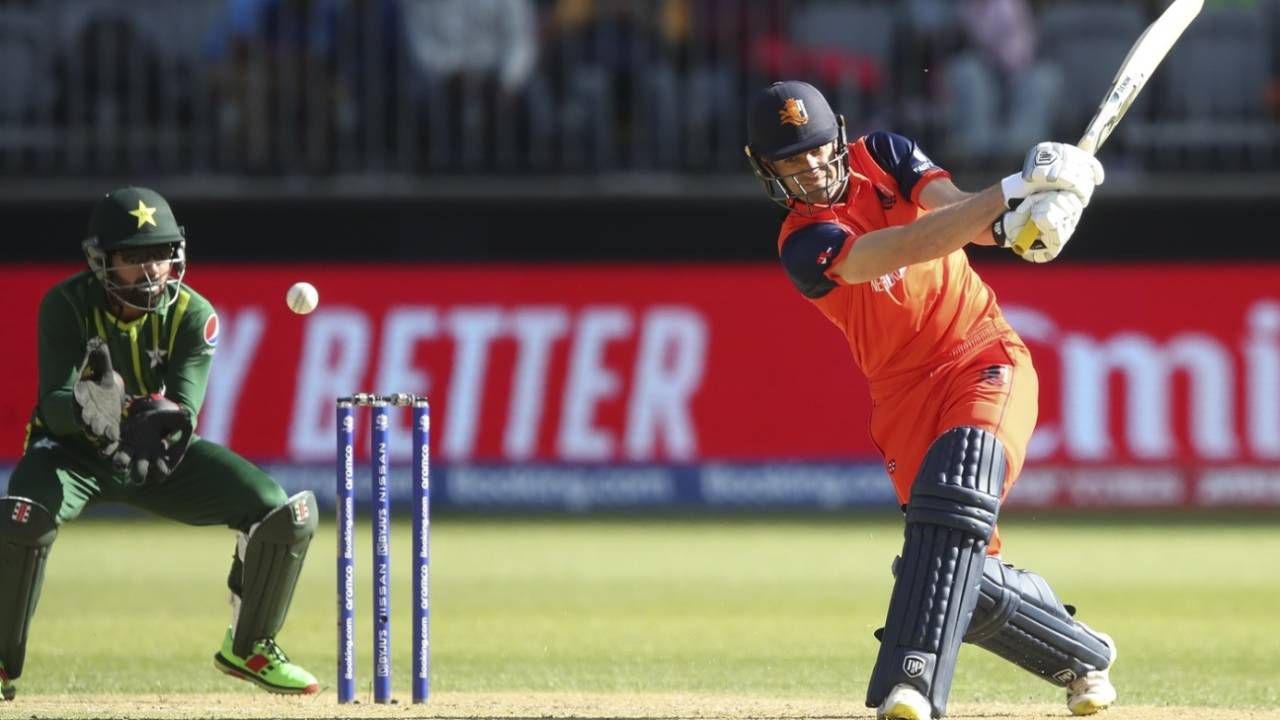 Colin Ackerman hits one through covers, Netherlands vs Pakistan, Men's T20 World Cup 2022, Perth, October 30, 2022