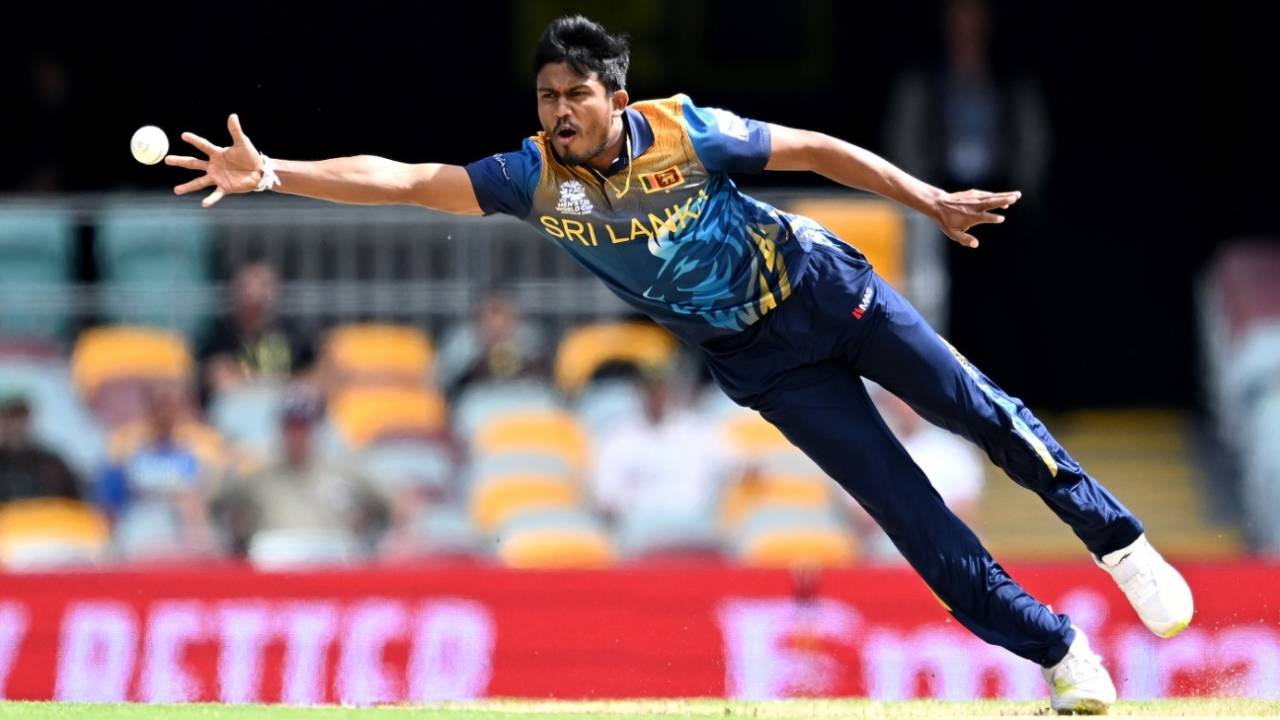 A Rahmanullah Gurbaz drive is just out of Pramod Madushan's reach, Afghanistan vs Sri Lanka, Men's T20 World Cup 2022, Brisbane, November 1, 2022