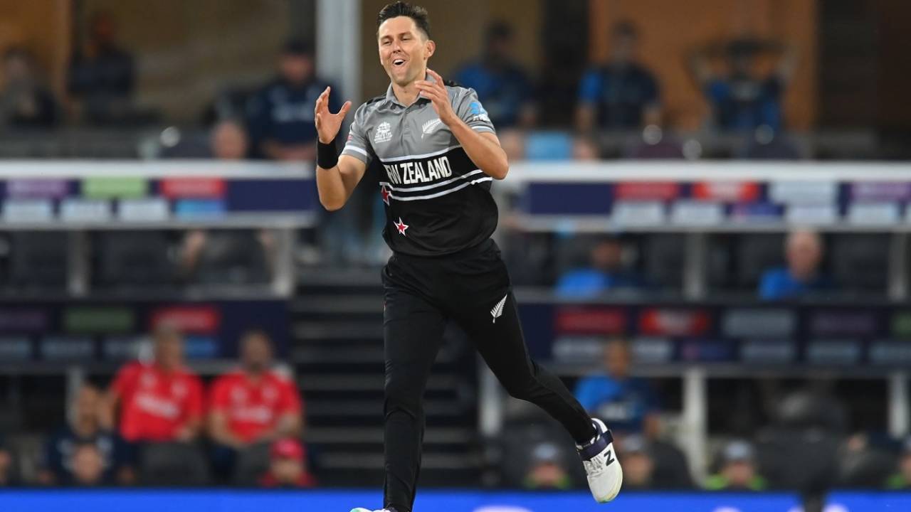Trent Boult reacts after nearly bowling Alex Hales, England vs New Zealand, T20 World Cup, Brisbane, November 1, 2022