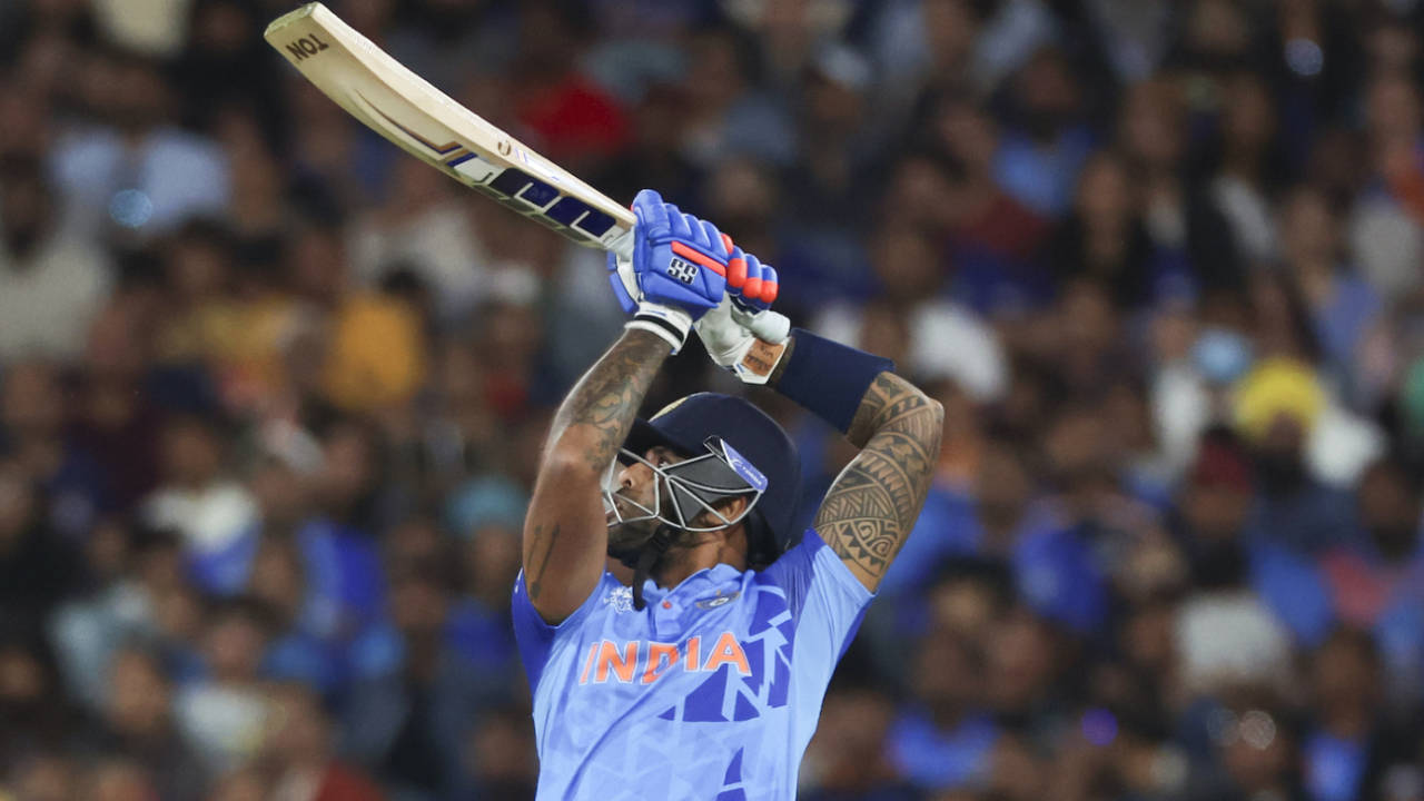 सूर्यकुमार इस विश्‍व कप में भारत के ख़ास खिलाड़ी बनकर उभरे हैं।&nbsp;&nbsp;&bull;&nbsp;&nbsp;Associated Press