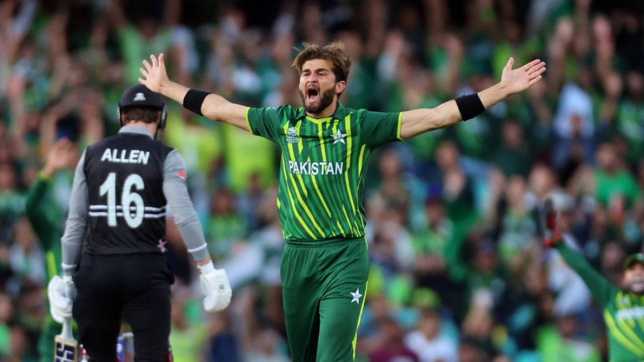 Can England withstand the threat of Shaheen Shah Afridi with the new ball?&nbsp;&nbsp;&bull;&nbsp;&nbsp;AFP via Getty Images