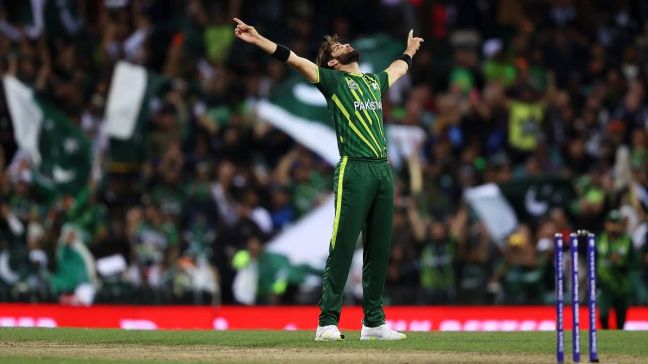 Shaheen Afridi celebrates after bowling Kane Williamson for 46, New Zealand vs Pakistan, T20 World Cup, 1st semi-final, Sydney, November 9, 2022