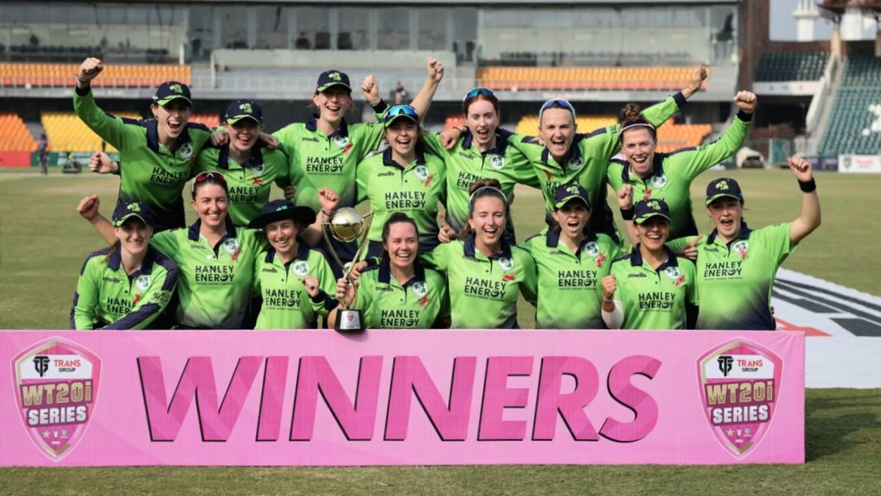 The Ireland players pose after beating Pakistan 2-1 in the T20I series&nbsp;&nbsp;&bull;&nbsp;&nbsp;PCB