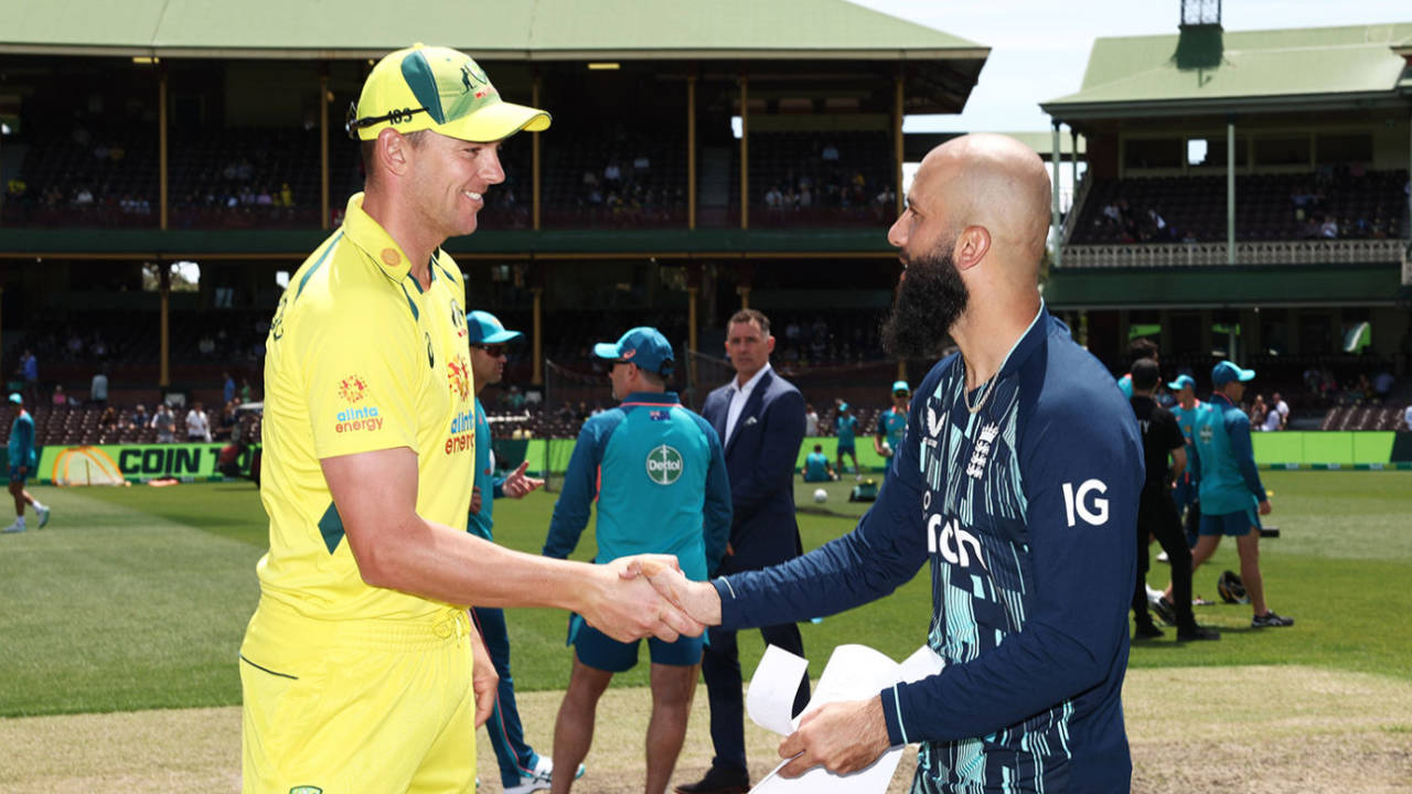 Josh Hazlewood and Moeen Ali at the toss, Australia vs England, 2nd ODI, Sydney, November 19, 2022