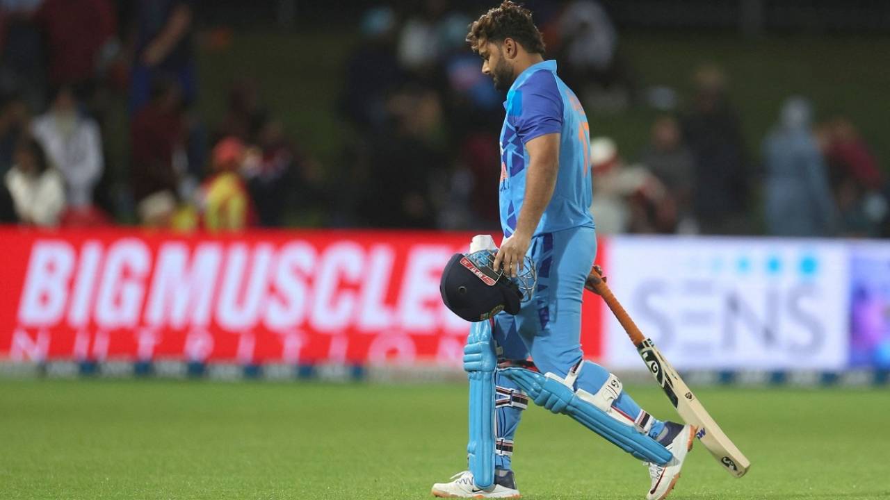 Rishabh Pant walks back after getting out for 11, New Zealand vs India, 3rd T20I, Napier, November 22, 2022