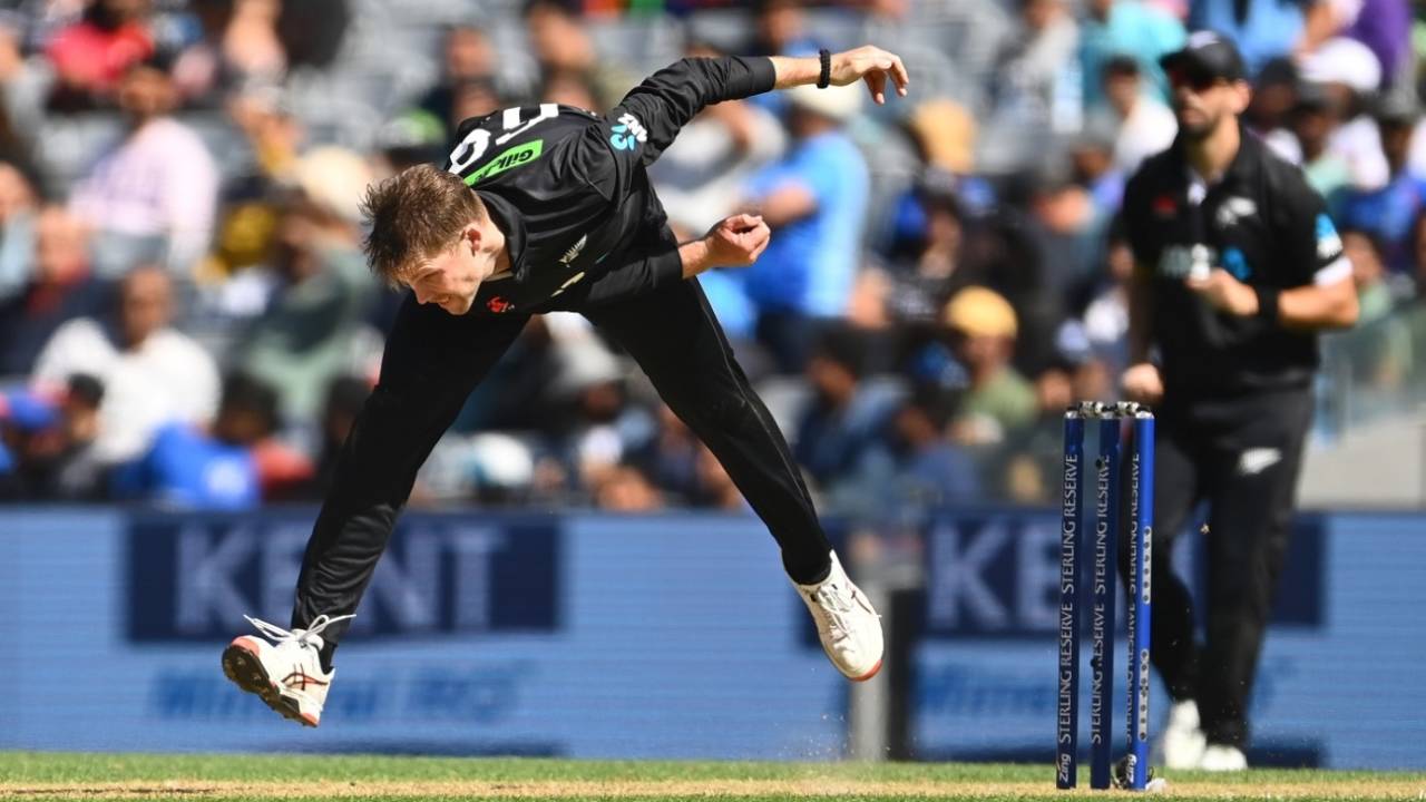 Lockie Ferguson bends his back, New Zealand vs India, 1st ODI, Auckland, November 25, 2022