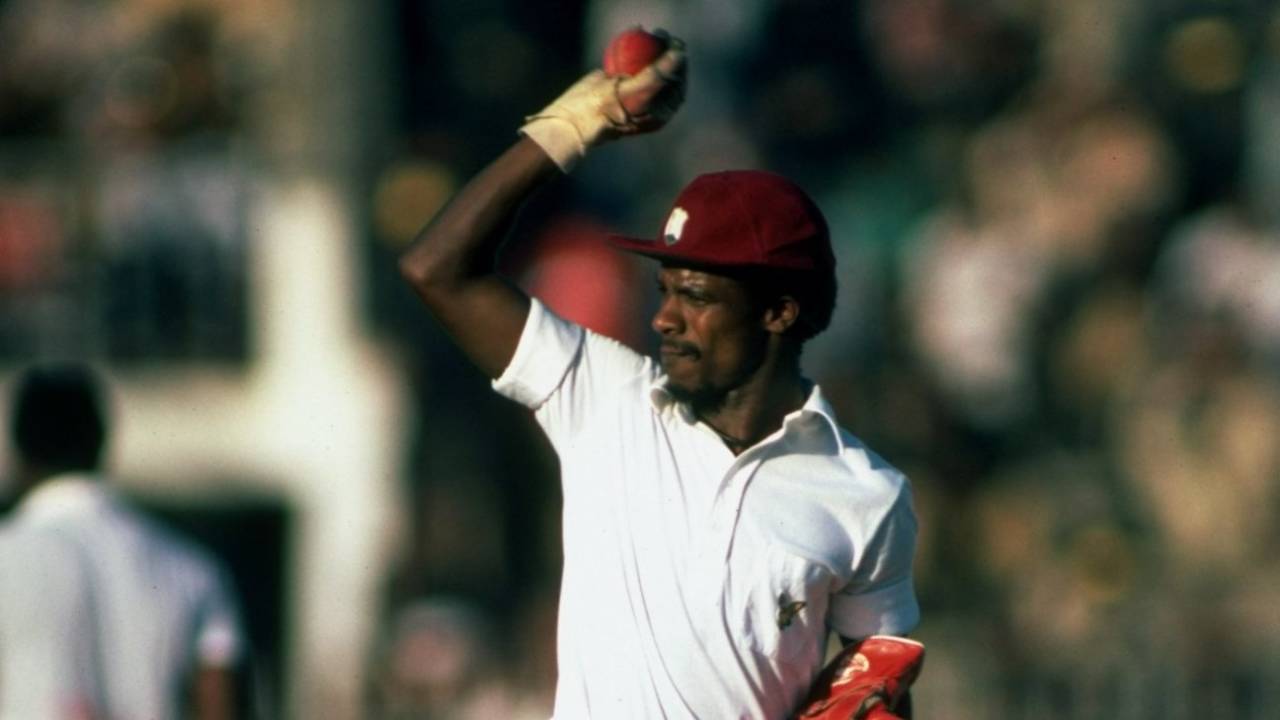 David Murray in action during the second Test against Pakistan in Faisalabad in 1980&nbsp;&nbsp;&bull;&nbsp;&nbsp;Adrian Murrell/Allsport