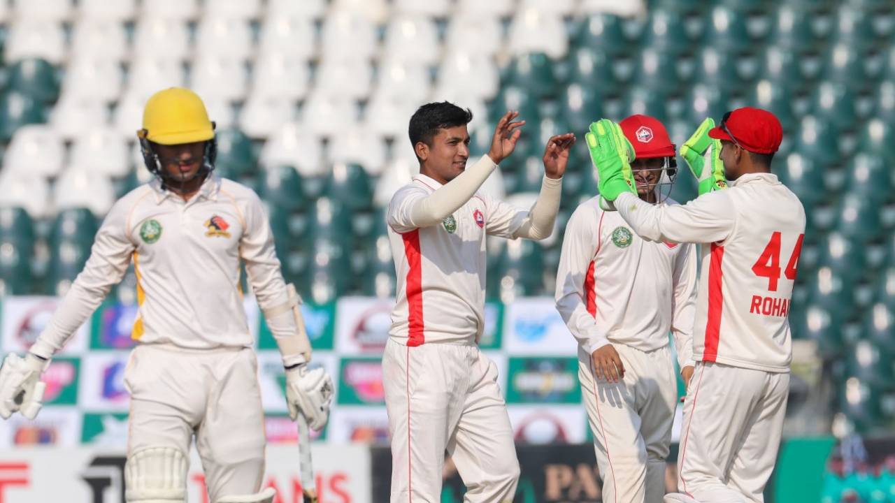 Mubasir Khan picked up a couple of wickets on the first day, Sindh vs Northern, Quaid-e-Azam Trophy, final, 1st day, Lahore, November 26, 2022