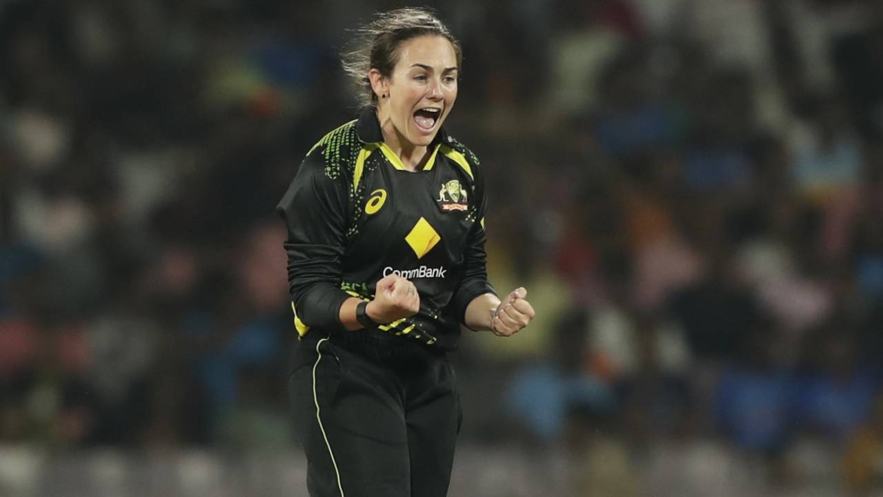 Heather Graham removed Jemimah Rodrigues for her first T20I wicket, India vs Australia, 2nd women's T20I, DY Patil, December 11, 2022