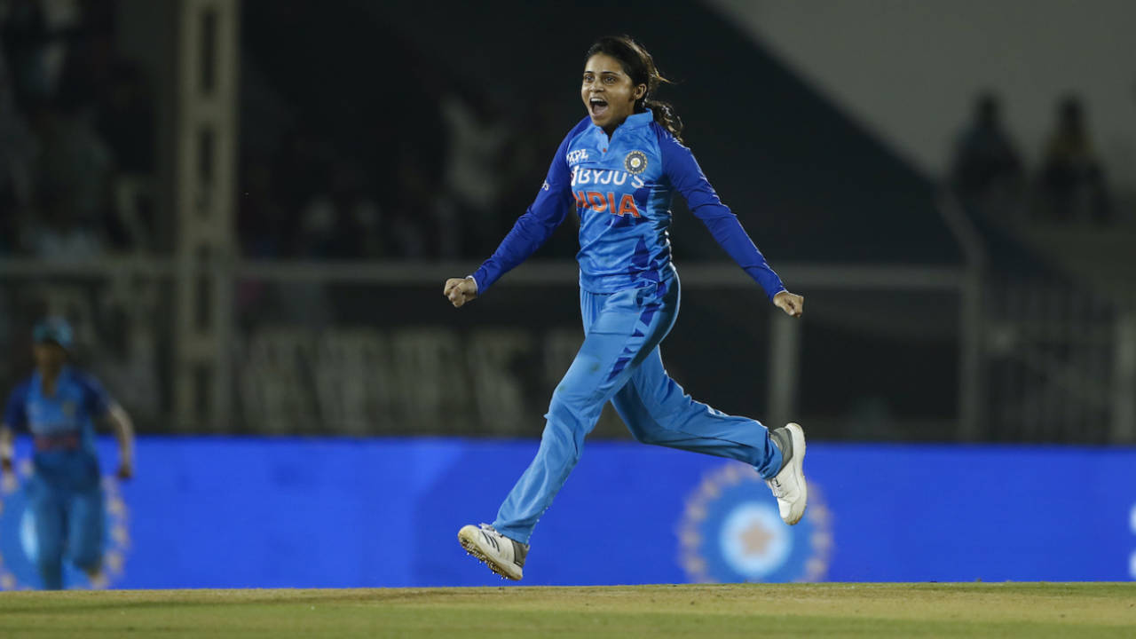 Devika Vaidya picked up two wickets, India vs Australia, 3rd T20I, Mumbai, December 14, 2022