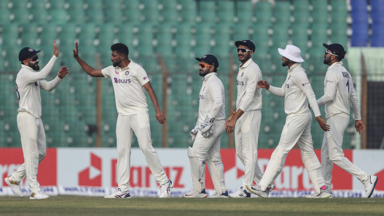 Mohammed Siraj high-fives Virat Kohli after taking his third wicket, Bangladesh vs India, 1st Test, Chattogram, 2nd Day, December 15, 2022
