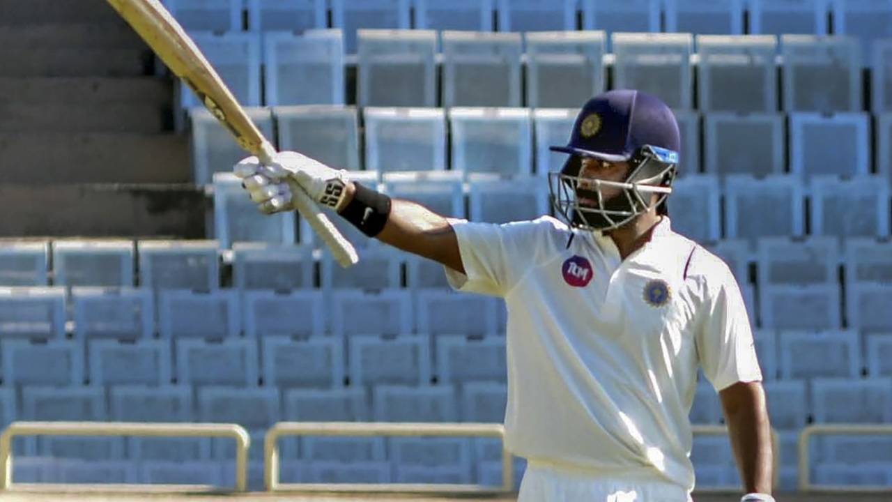 Akshay Chandran celebrates his hundred, Jharkhand vs Kerala, Ranji Trophy 2022-23, Ranchi, 2nd day, December 14, 2022