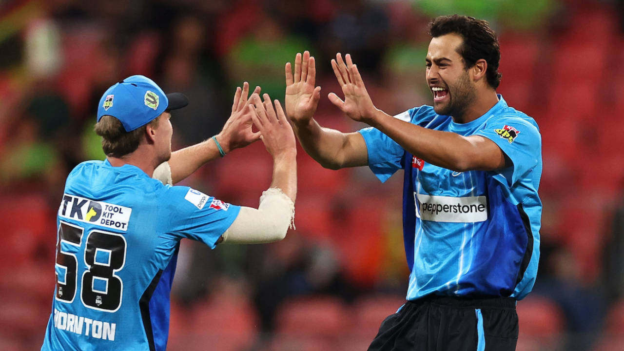 Wes Agar bowled two overs and took a four-for, Adelaide Strikers vs Sydney Thunder, Big Bash League 2022-23, Adelaide, December 16, 2022