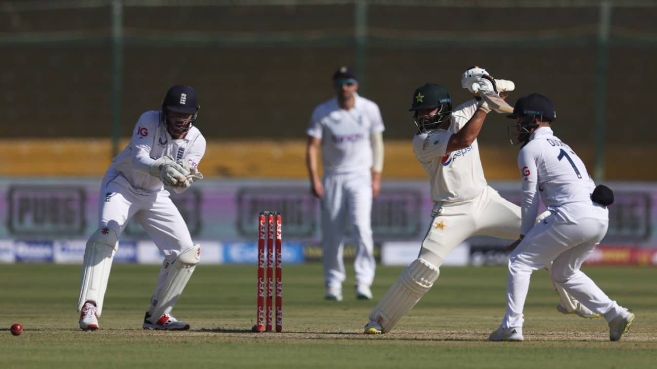 Azhar Ali bats during his final Test appearance, Pakistan vs England, 3rd Test, Karachi, 1st day, December 17, 2022