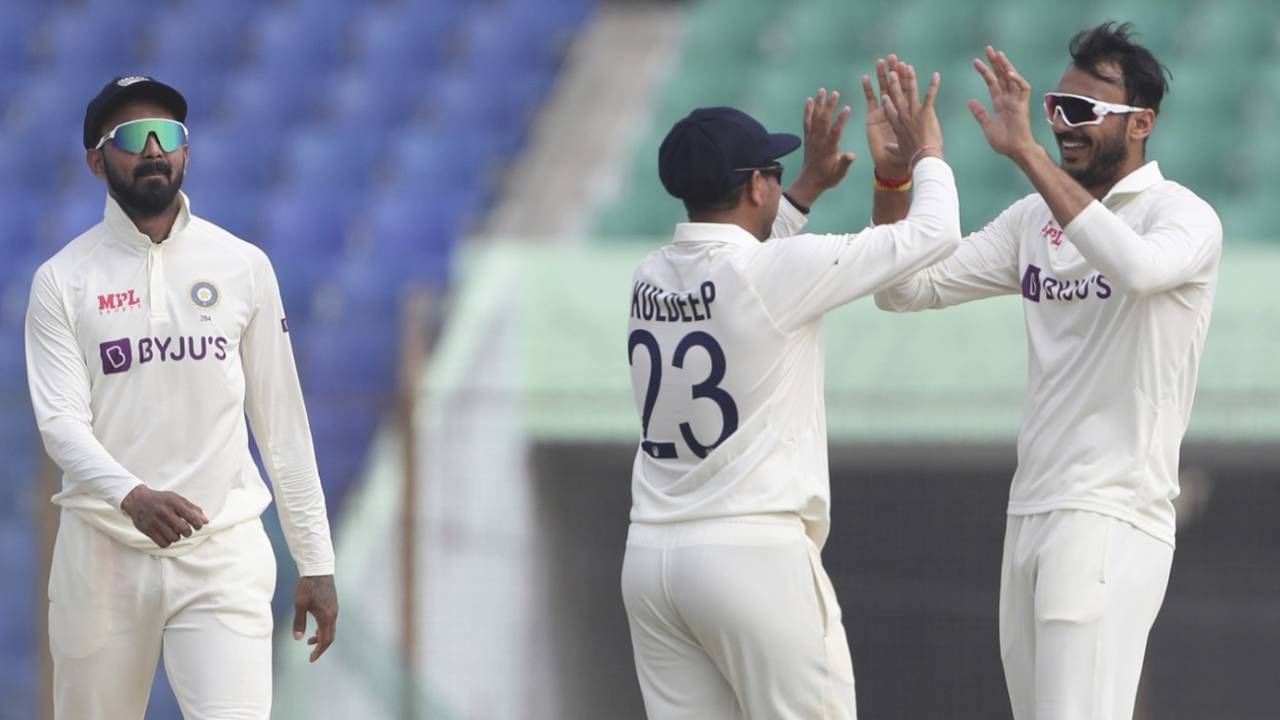 Kuldeep Yadav and Axar Patel get together after a wicket, Bangladesh vs India, 1st Test, Chattogram, 5th day, December 18, 2022
