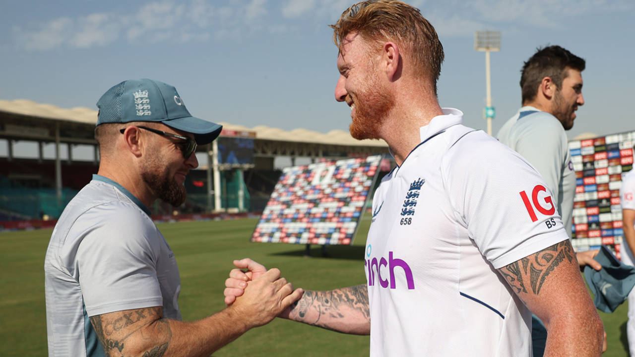 Brendon McCullum and Ben Stokes shake hands, Pakistan vs England, 3rd Test, Karachi, 4th day, December 20, 2022