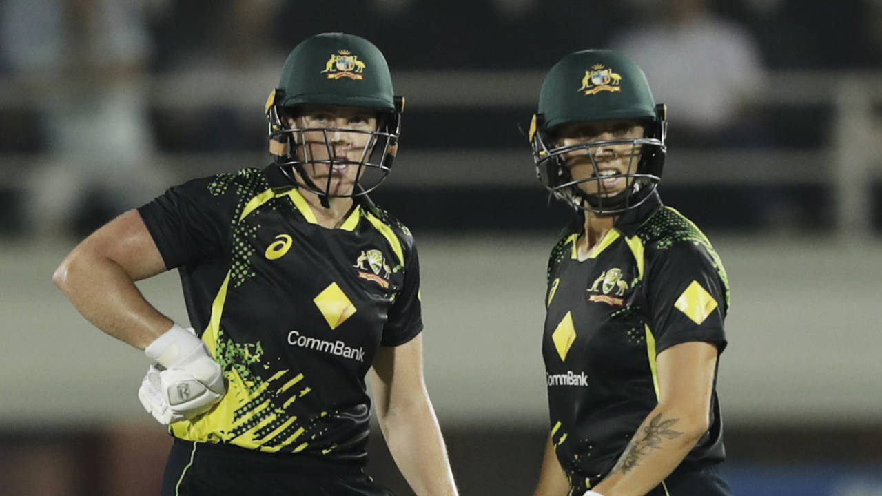 Grace Harris and Ashleigh Gardner were all business out in the middle, India v Australia, 5th T20I, Mumbai, December 20, 2022