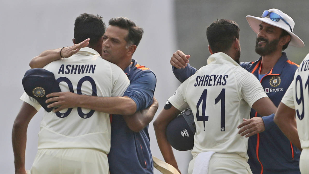 R Ashwin and Shreyas Iyer are congratulated by Rahul Dravid and Vikram Rathour, Bangladesh vs India, 2nd Test, Dhaka, 4th day, December 25, 2022