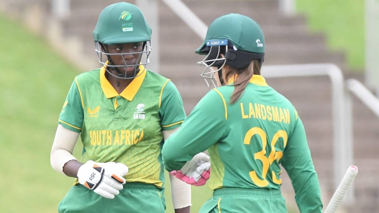 Oluhle Siyo and Madison Landsman during their partnership, South Africa vs India, 1st T20, Women's Under-19 series, Pretoria, December 27, 2022