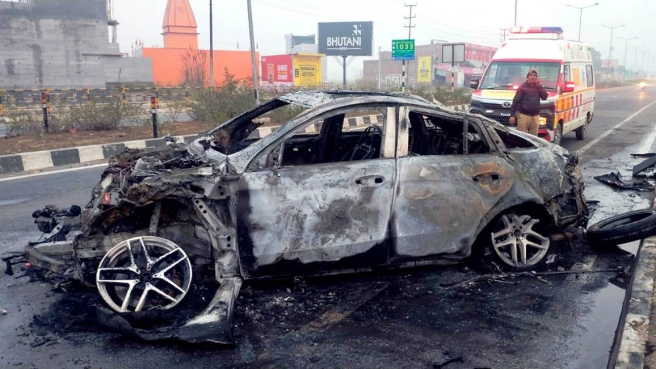 Rishabh Pant's car after the accident on December 30&nbsp;&nbsp;&bull;&nbsp;&nbsp;PTI 