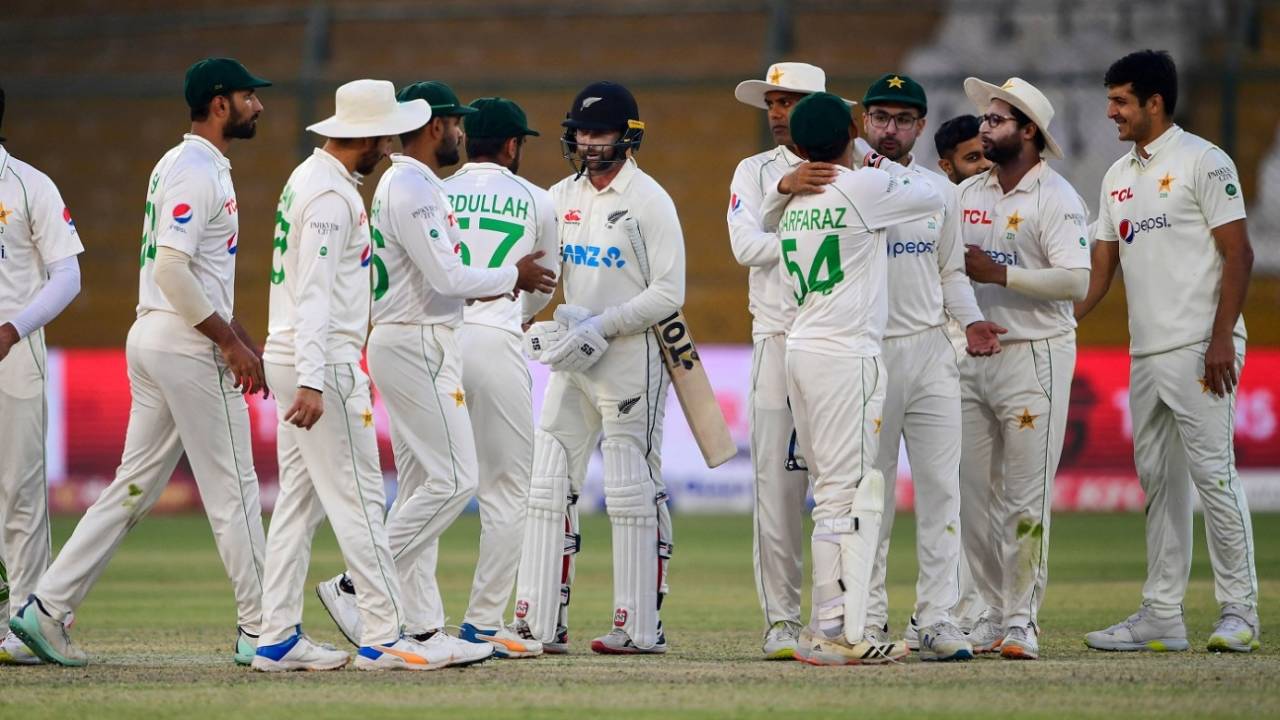 Players shake hands after the draw, Pakistan vs New Zealand, 1st Test, Karachi, 5th day, December 30, 2022