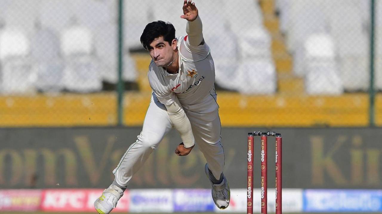 पाकिस्तानी तेज़ गेंदबाज़ों की बढ़ती चोट चिंता का विषय बन गई है&nbsp;&nbsp;&bull;&nbsp;&nbsp;AFP/Getty Images