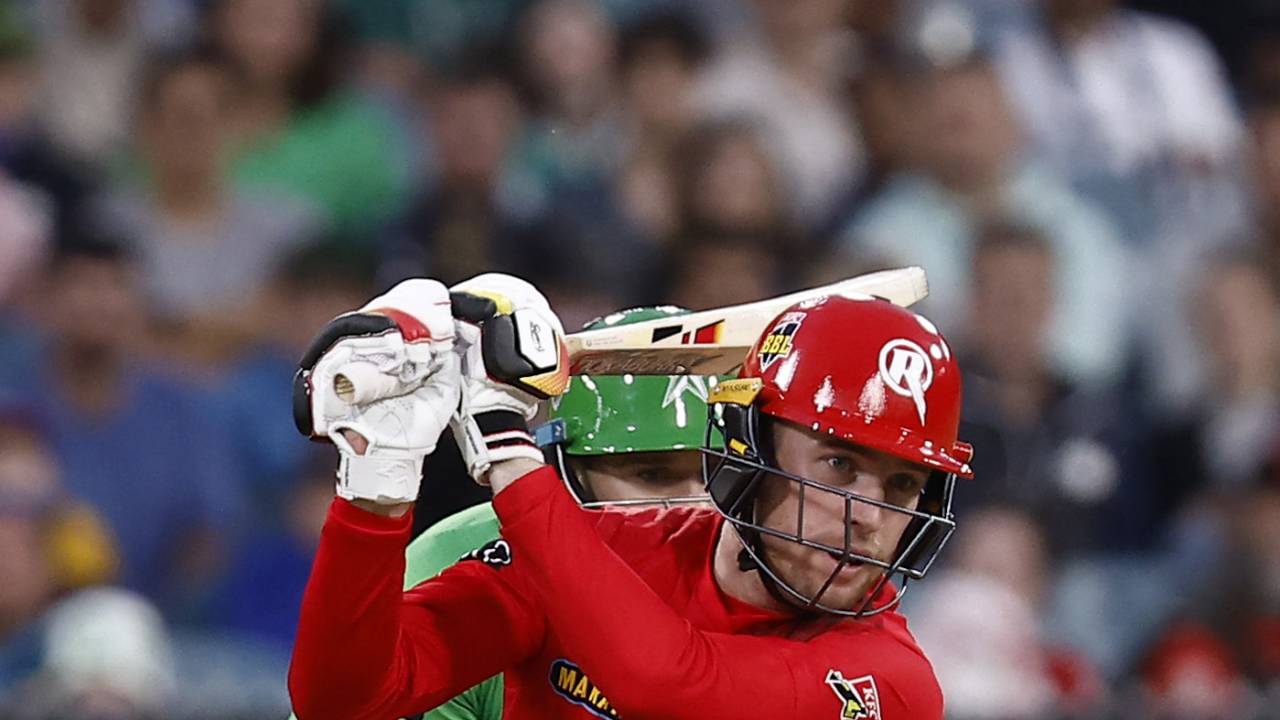 Mackenzie Harvey added key runs towards the end for Renegades, Melbourne Stars vs Melbourne Renegades, BBL 2022-23, Melbourne, January 3, 2023