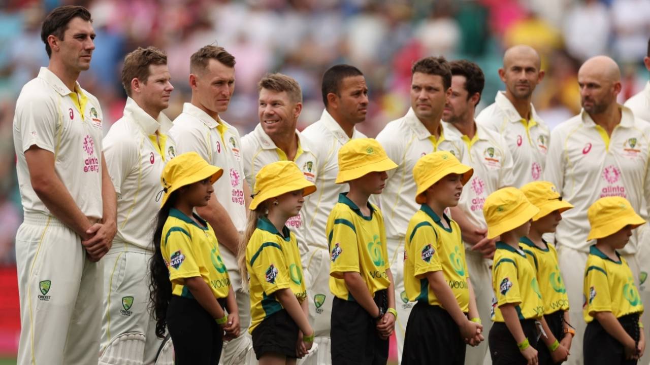 Australia line up ahead of the start of play, Australia vs South Africa, 3rd Test, Sydney, 1st day, January 4, 2023