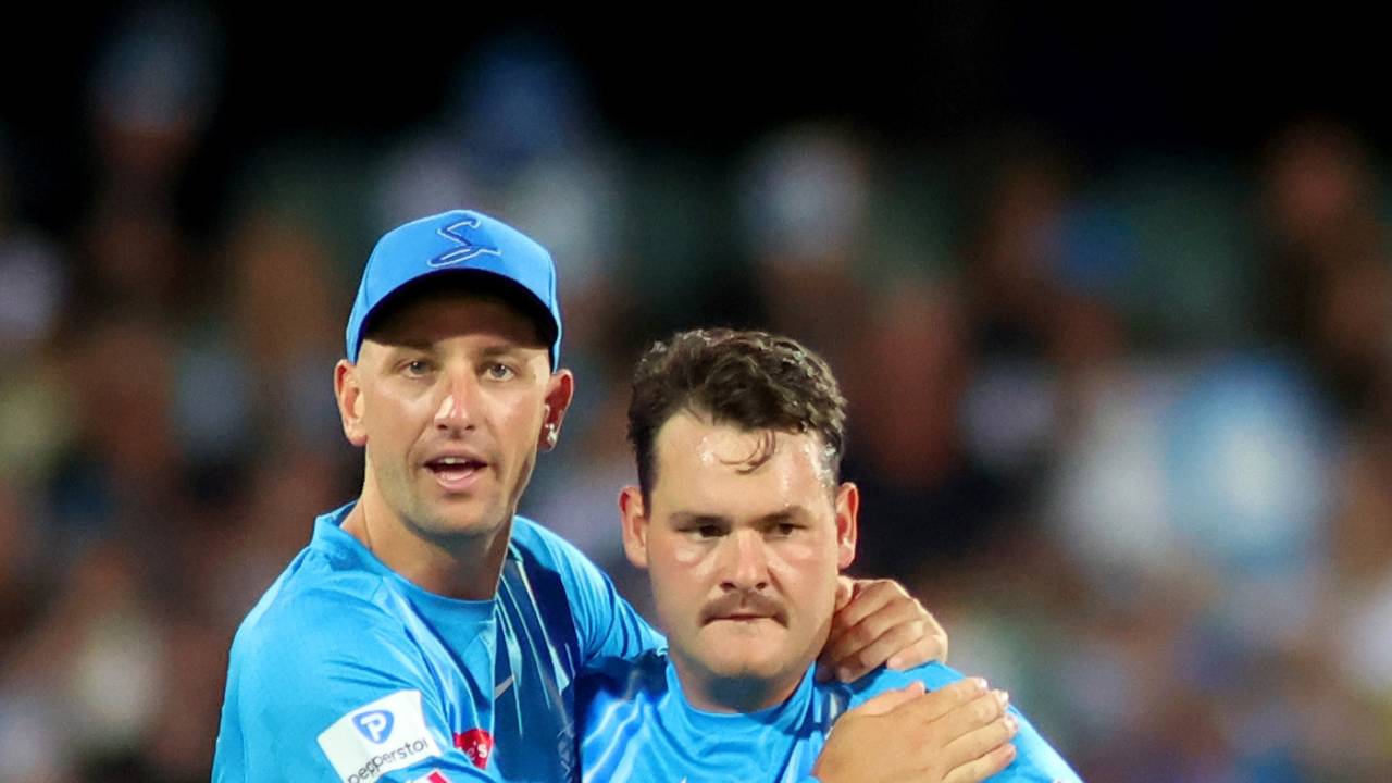 Matthew Short and Benjamin Manenti picked up two wickets apiece, Adelaide Strikers vs Melbourne Renegades, Big Bash League 2022-23, Adelaide, January 10, 2023