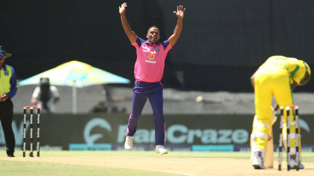 Ferisco Adams celebrates after cleaning up Alzarri Joseph, Paarl Royals vs Joburg Super Kings, SA20 2022-23, Paarl, January 13, 2023