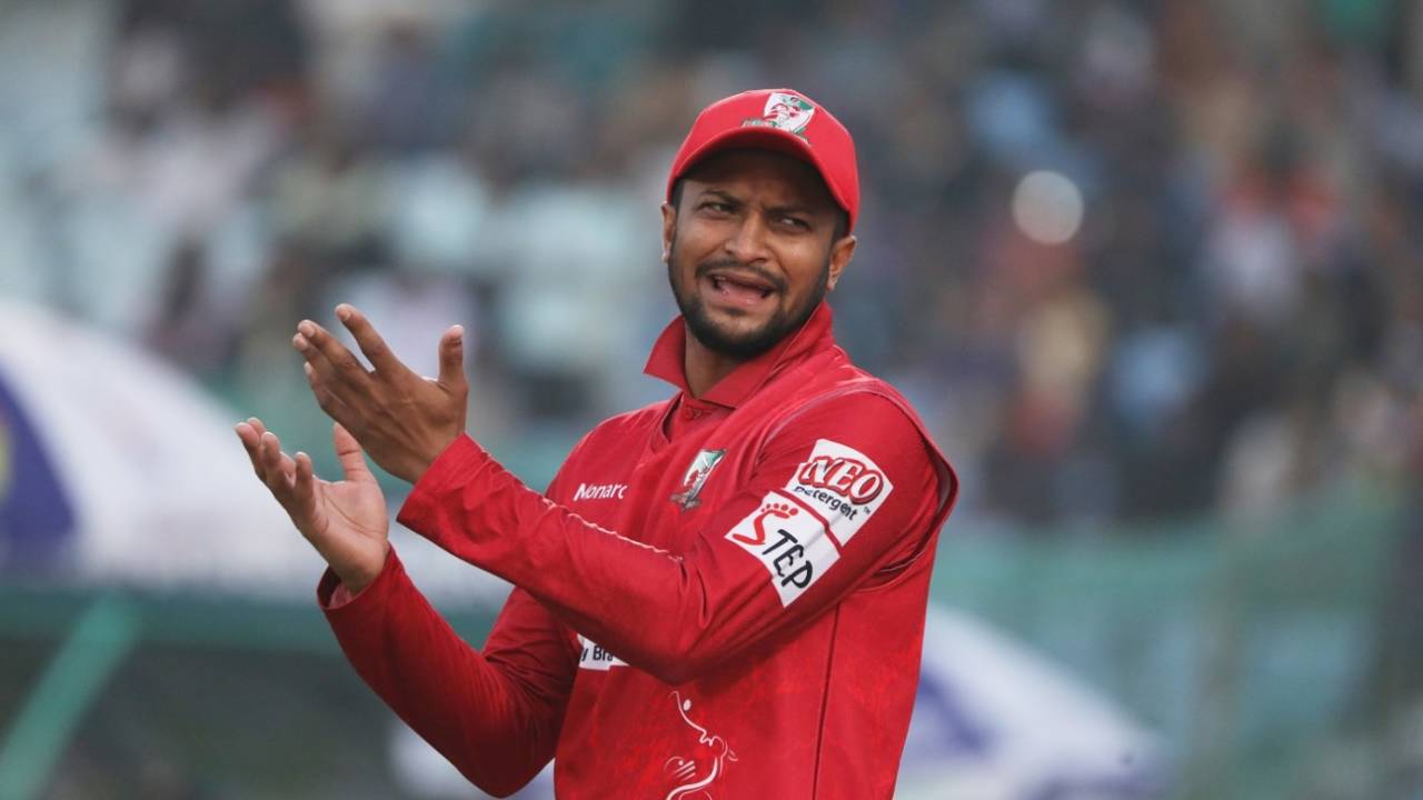 Shakib Al Hasan and one of his many expressions during the game, Fortune Barishal vs Chattogram Challengers, BPL 2023, Chattogram, January 13, 2023
