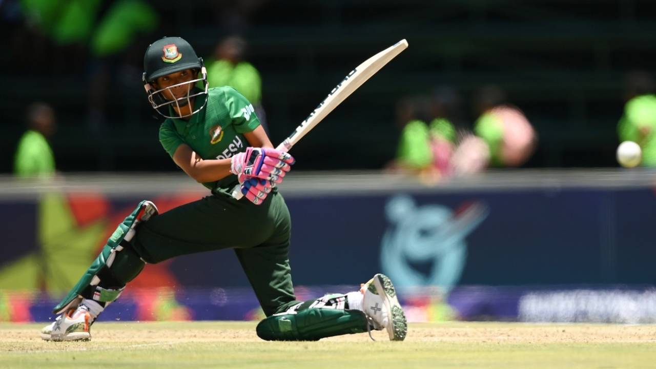 Sumaiya Akter sweeps one during her unbeaten 41-run knock, Australia vs Bangladesh, Under-19 Women's T20 World Cup, Benoni, January 14, 2023