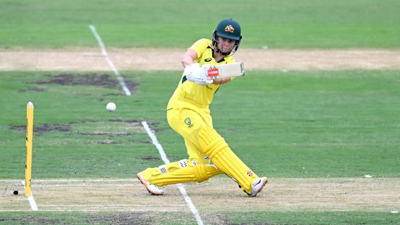 Phoebe Litchfield pulls behind square, Australia vs Pakistan, 1st ODI, Allan Border Field, January 16, 2023