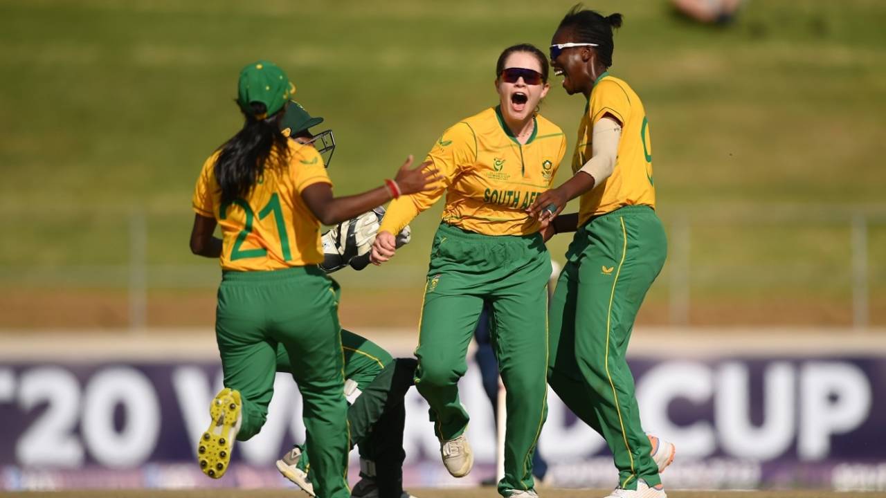 Legspinning allrounder Madison Landsman celebrates with Seshnie Naidu and Oluhle Siyo, South Africa vs Scotland, Under-19 Women's T20 World Cup, Benoni, January 16, 2023