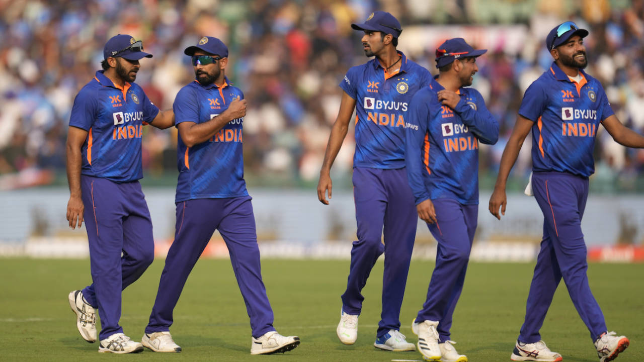 India's bowling pack, minus Hardik Pandya, walk off after a good day at work, India vs New Zealand, 2nd ODI, Raipur, January 21, 2023
