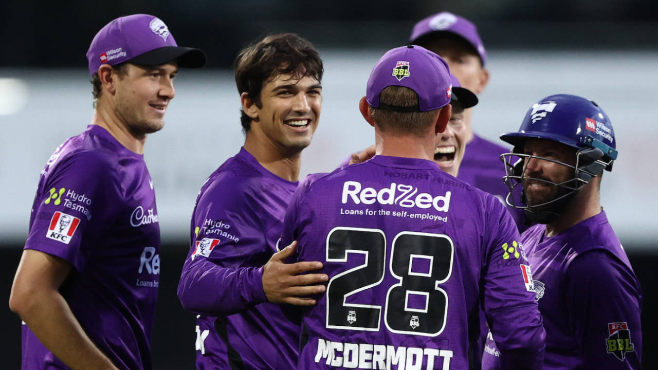 Patrick Dooley picked up a couple of middle-order wickets, Hobart Hurricanes vs Sydney Sixers, BBL 2022-23, Hobart, January 23, 2023
