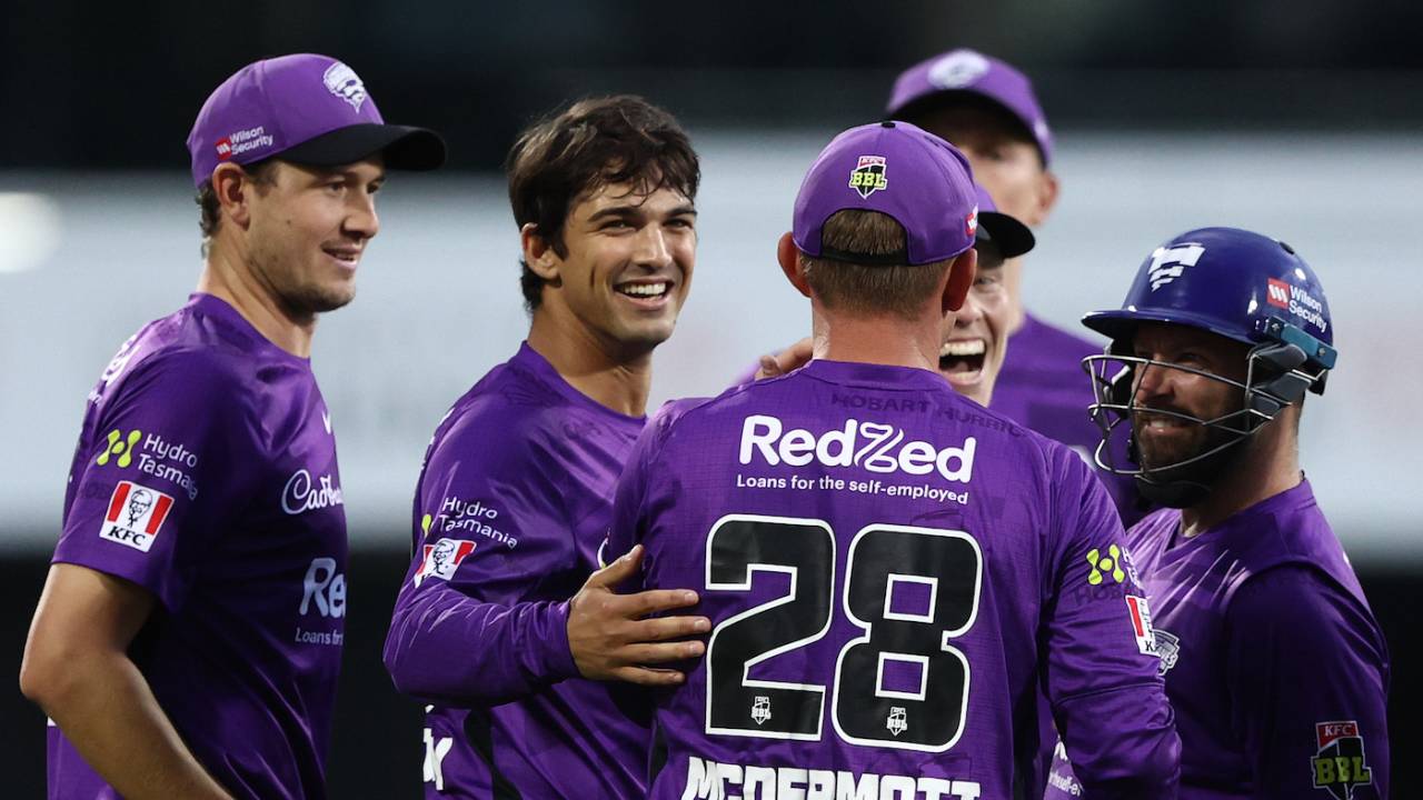 Patrick Dooley picked up a couple of middle-order wickets, Hobart Hurricanes vs Sydney Sixers, BBL 2022-23, Hobart, January 23, 2023